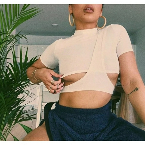 1 LEFT-White Fitted Short Sleeve Crop Top - Picture 5 of 6